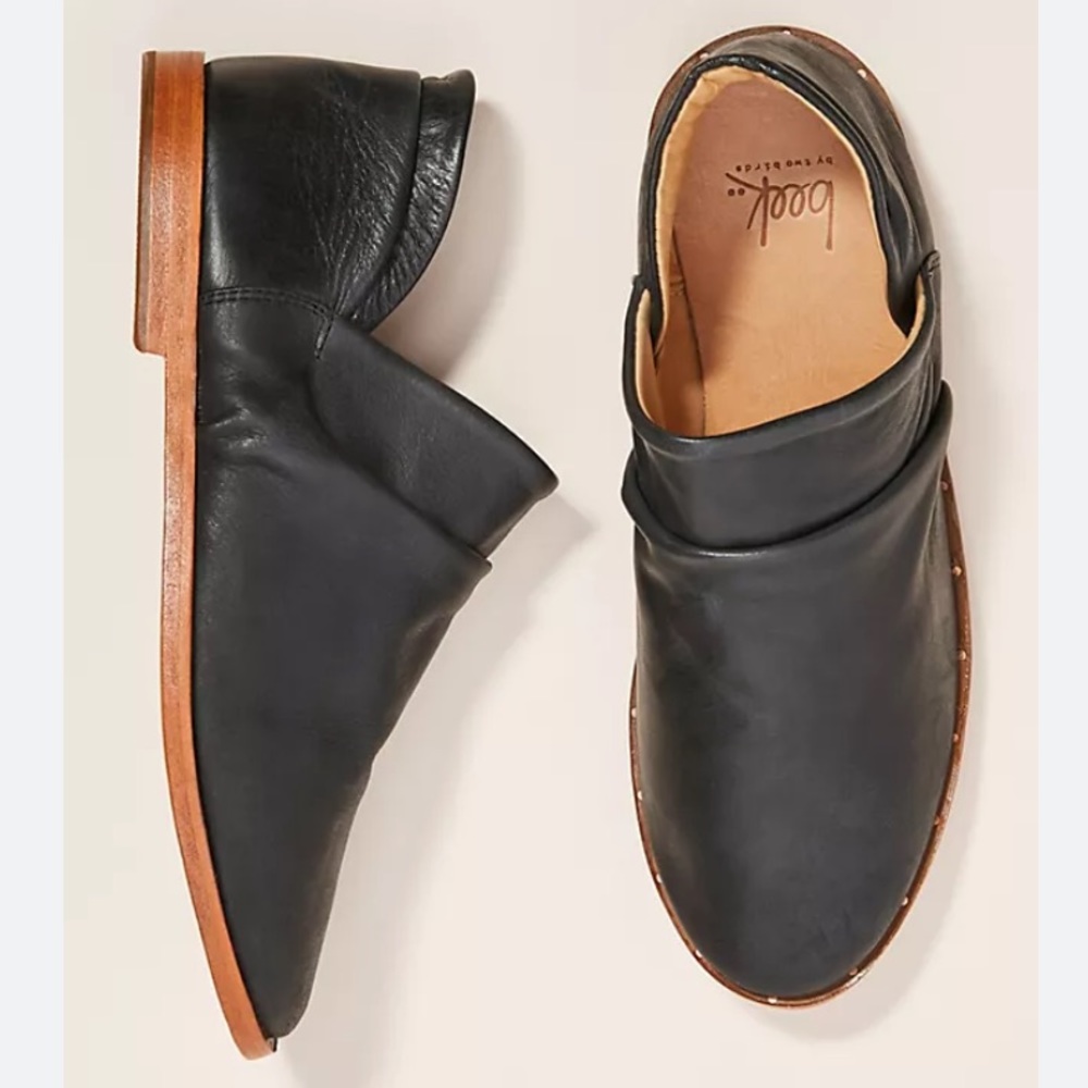 beek Black Leather Slip-On Loafers